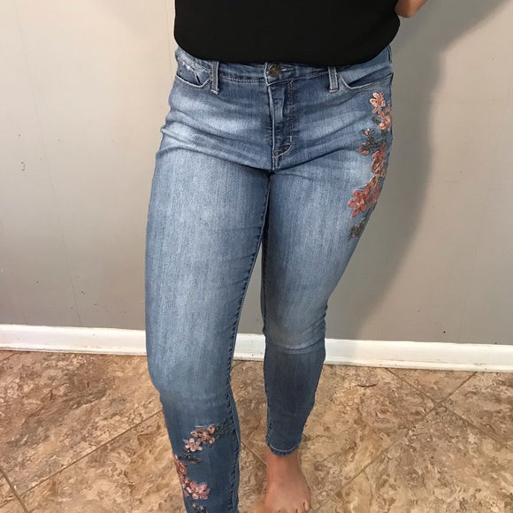 Nine West Denim - Nine West Skinny Floral Embroidered Denim Jeans